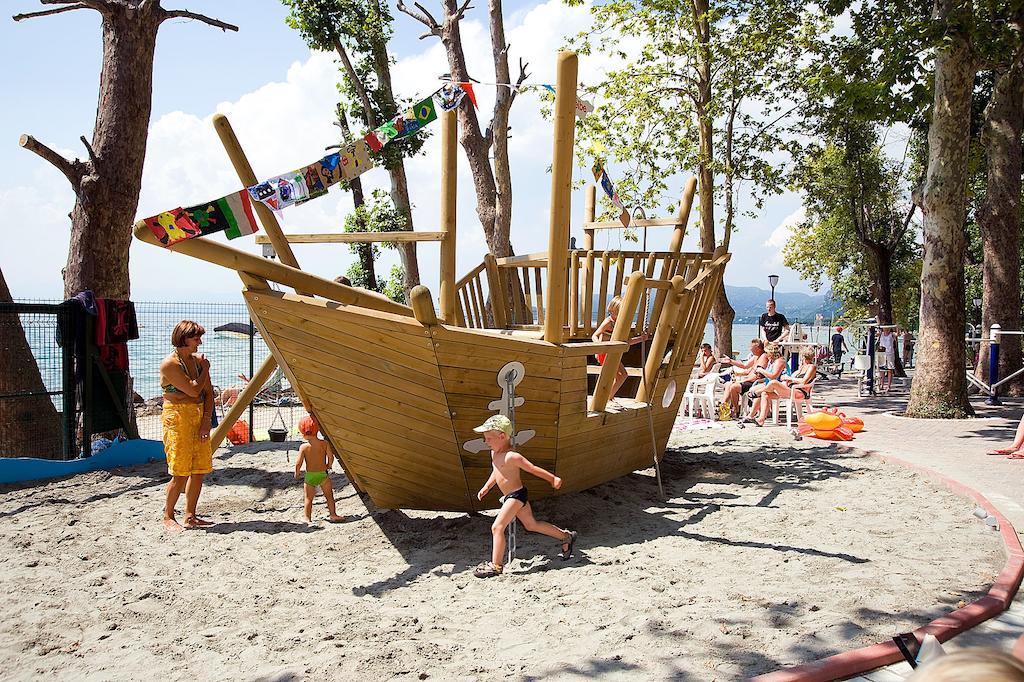 Happy Camp Mobile Homes In Camping Cisano San Vito Bardolino Exterior photo