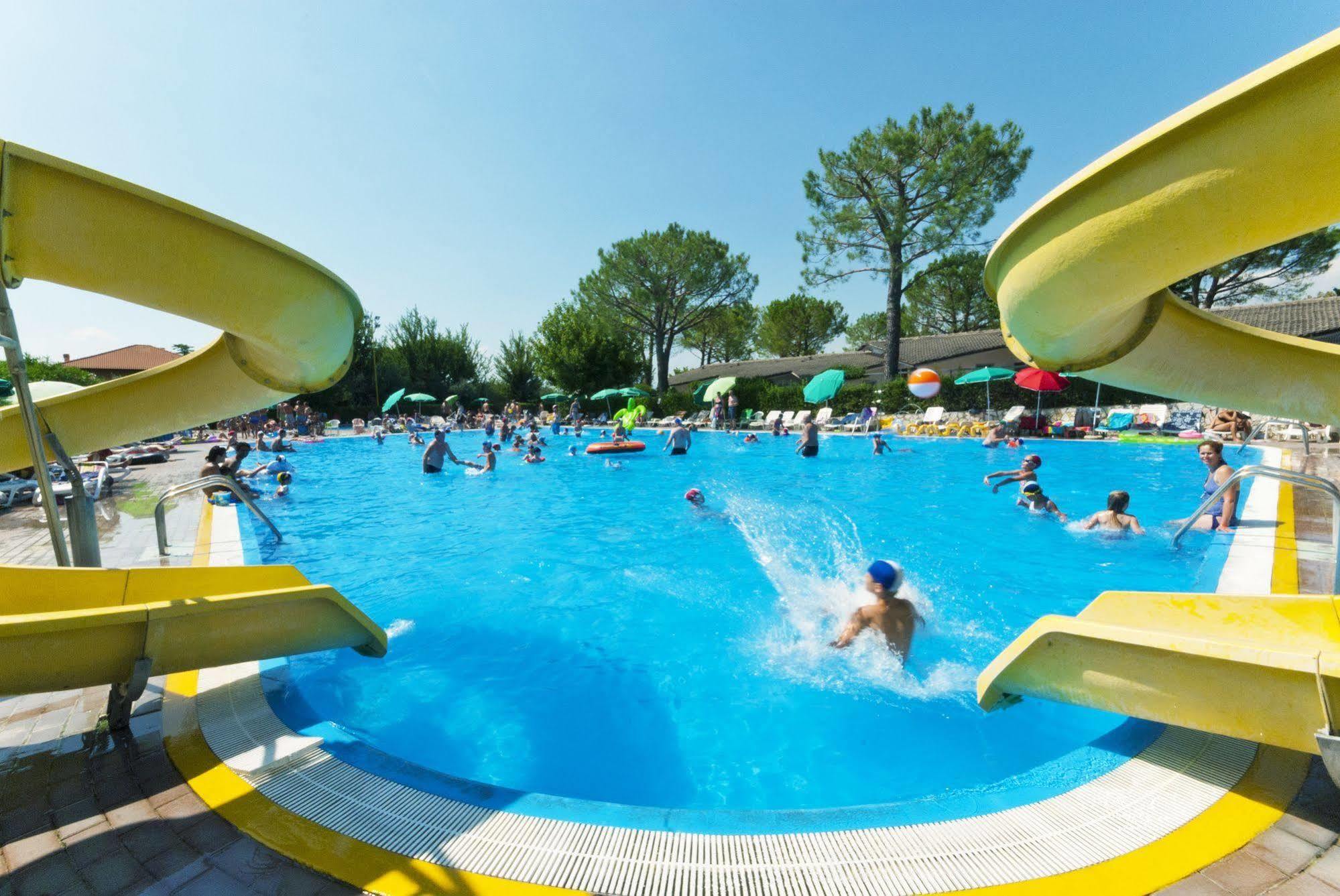 Happy Camp Mobile Homes In Camping Cisano San Vito Bardolino Exterior photo