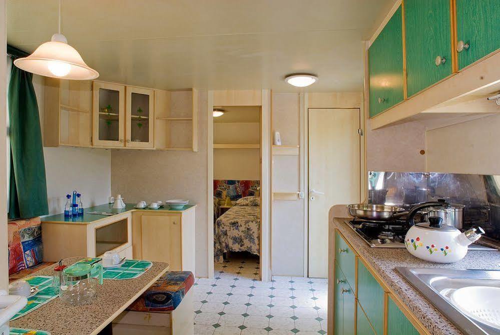 Happy Camp Mobile Homes In Camping Cisano San Vito Bardolino Exterior photo